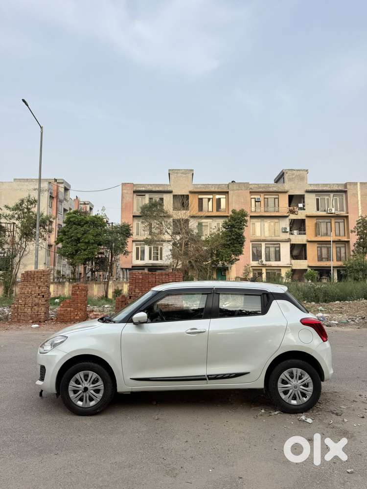 Maruti Suzuki Swift Vxi Optional, 2023, Petrol