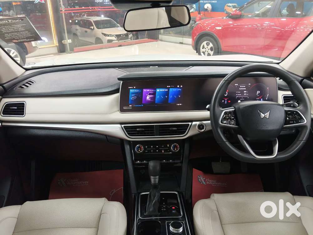 Mahindra Xuv700 2.0 Ax 7 Petrol At Luxury Pack Str, 2023, Petrol