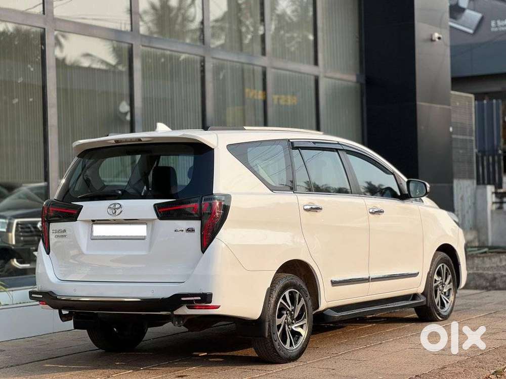 Toyota Innova Crysta 2.4 G Mt 8s, 2022, Diesel