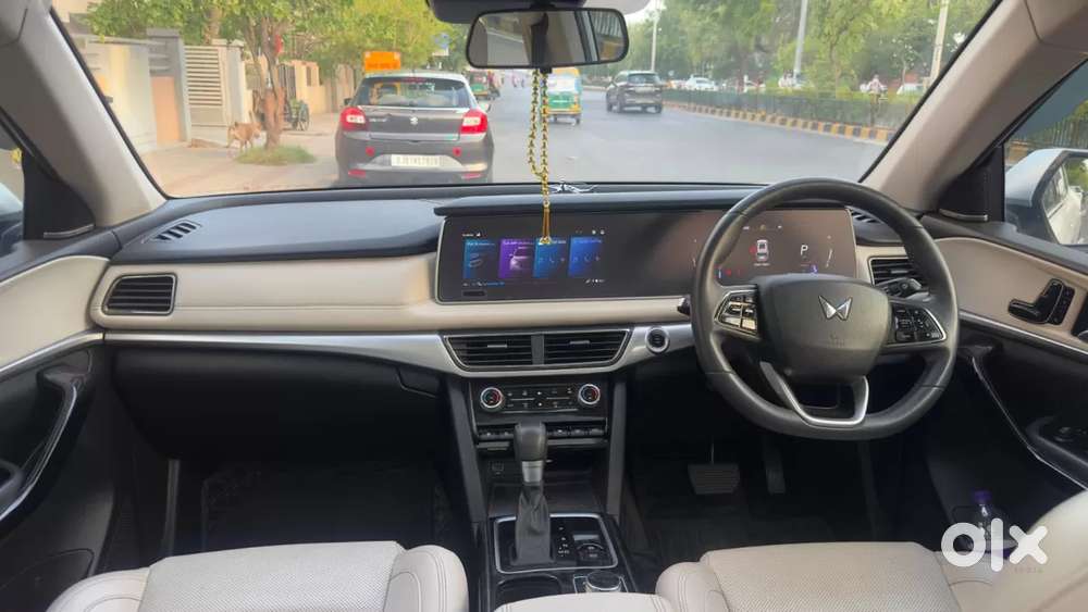 Mahindra Xuv700 2.2 Ax 7 Diesel At Luxury Pack Str, 2024, Diesel