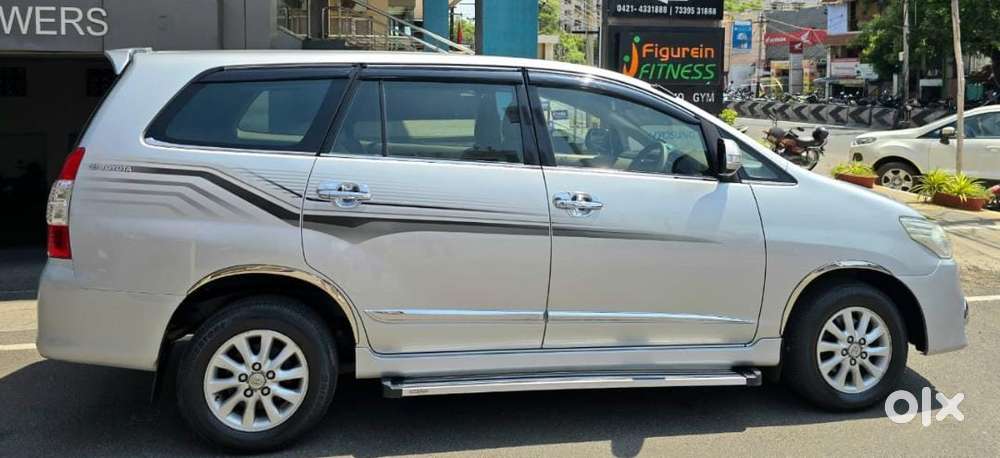 Toyota Innova 2.5 Vx 8 Seater Bs Iv, 2013, Diesel