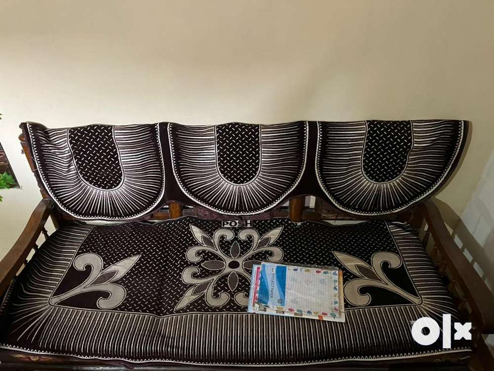 Old sofa set 2024 on olx