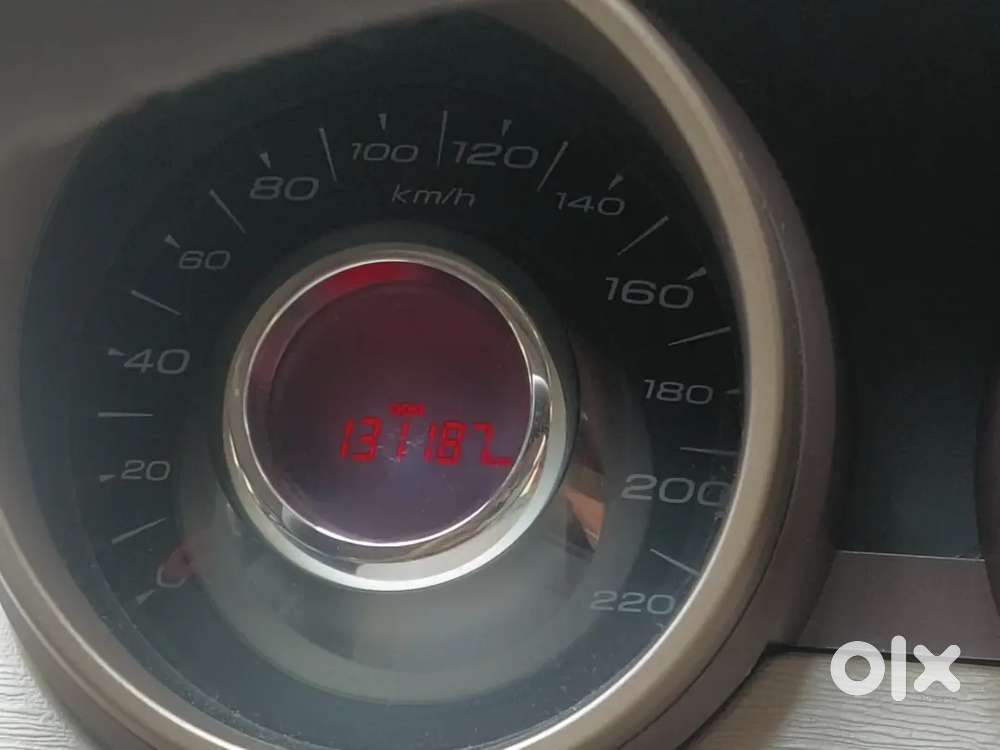 Mahindra Xuv500 W8 2013