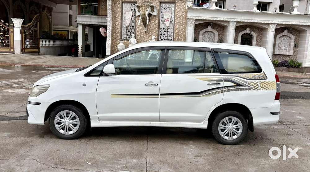 Toyota Innova 2.5 G (diesel) 8 Seater, 2015, Diesel