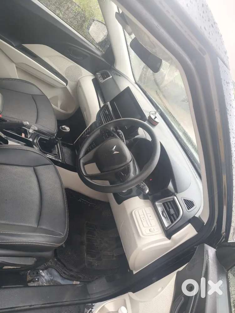Mahindra Xuv 3xo Revex M O With Sunroof Petrol 2026
