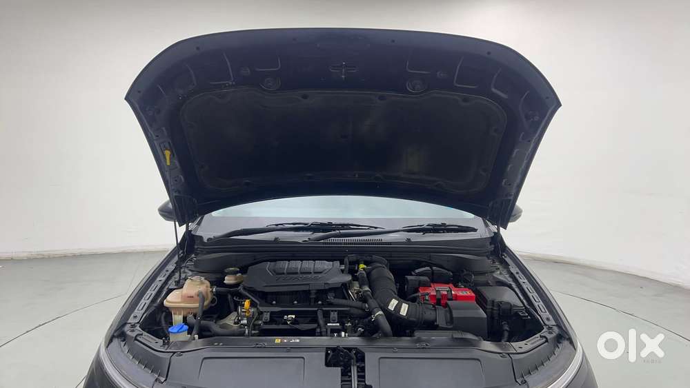 Hyundai Verna 1.5 Sx (o) Turbo Petrol Mt, 2023, Petrol