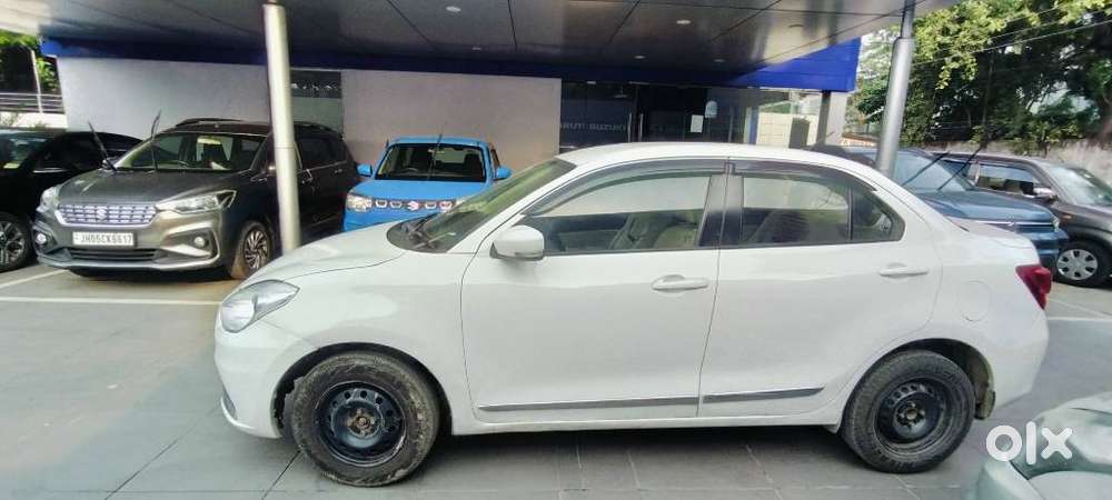 Maruti Suzuki Dzire 1.2 Vxi, 2022, Petrol
