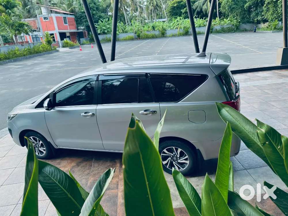 2022 Crysta Single Ownership 2lakh Kilometers