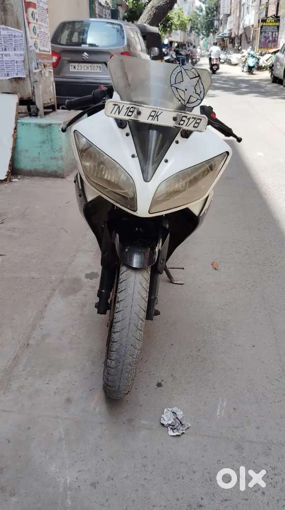 Yamaha R15 V2