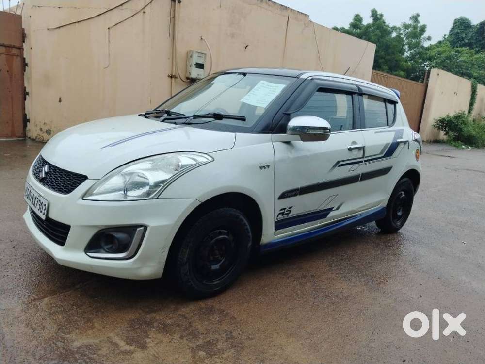Maruti Suzuki Swift Vxi With Abs, 2015, Petrol