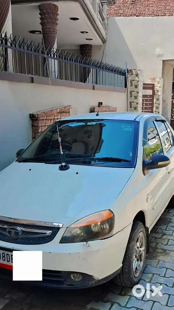 2015 Model  All Features Working Ac Heat Okay Engine Oky New Tyres