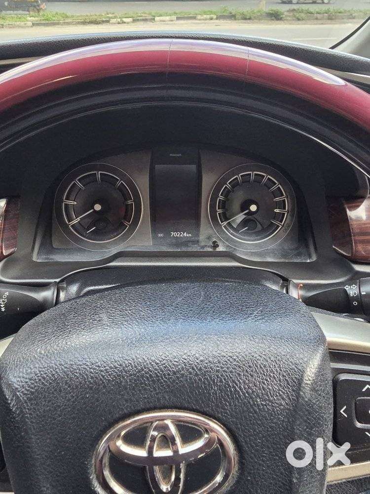 Toyota Innova Crysta 2.4 V, 2016, Diesel