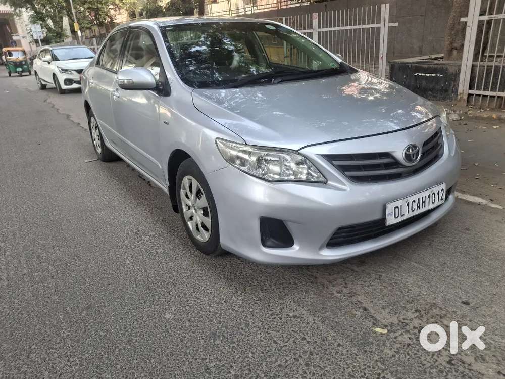 Corolla Altis J
2012,(model,march)
2nd Owner 
Petrol
Km=98,000