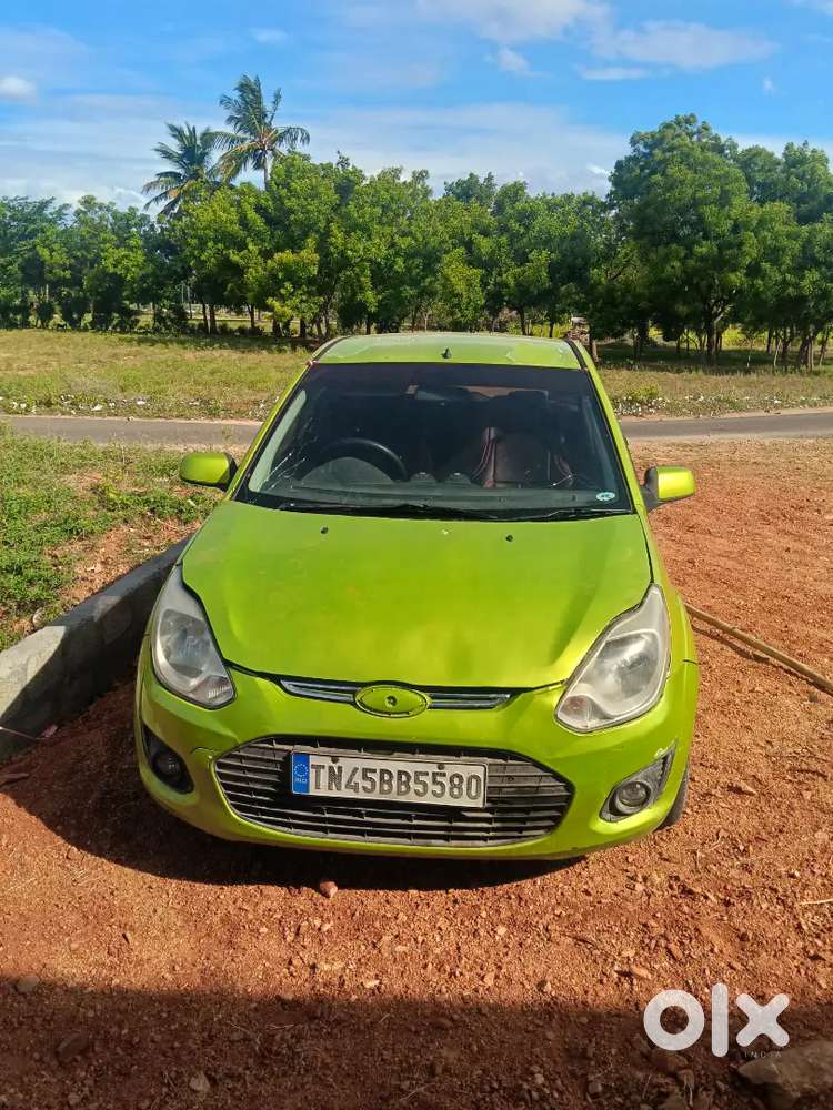 Ford Figo 1.2 Titanium 2012