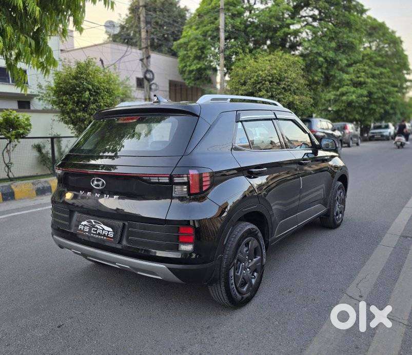 Hyundai Venue 1.2 S (o), 2024, Petrol