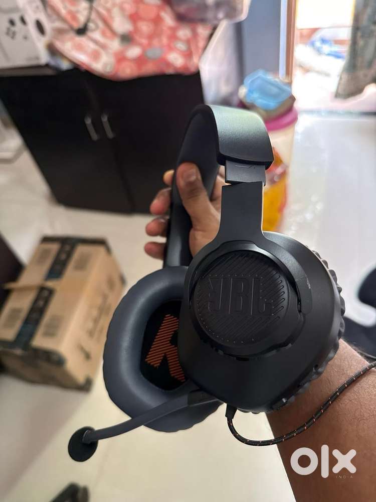 Jbl quantum 100  wired Headphone