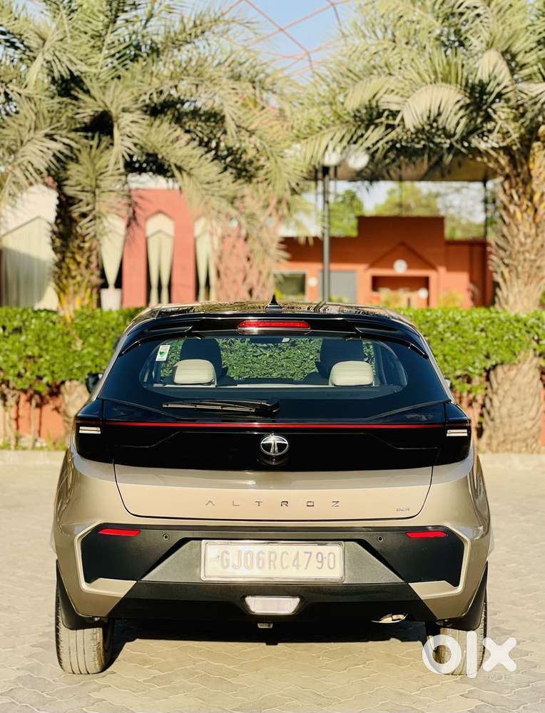Tata Altroz Creative S, 2025, Petrol