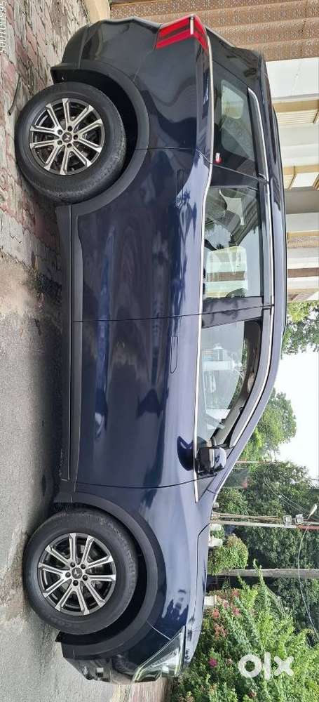 Mahindra Xuv700 2.2 Ax 7 Diesel Mt Luxury Pack Str, 2023, Diesel