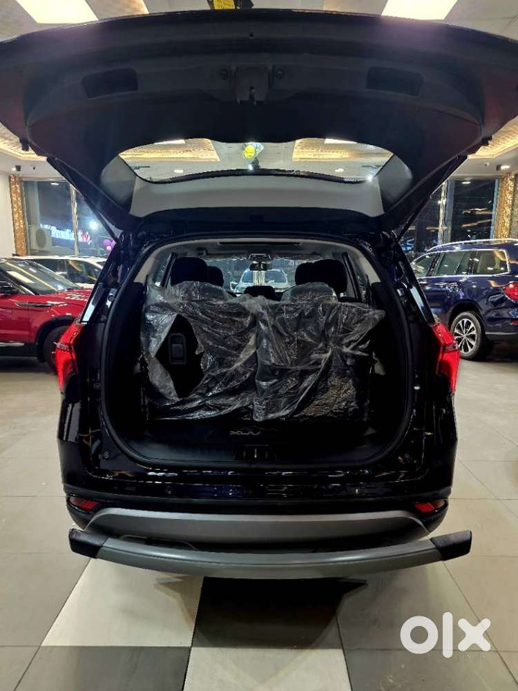 Mahindra Xuv700 2.2 Ax 5 Diesel At 7 Str, 2024, Diesel