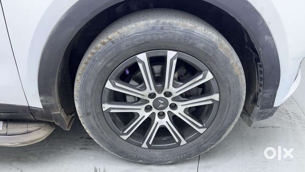 Mahindra Xuv700 2.2 Ax 7 Diesel Mt Luxury Pack Str, 2022, Diesel