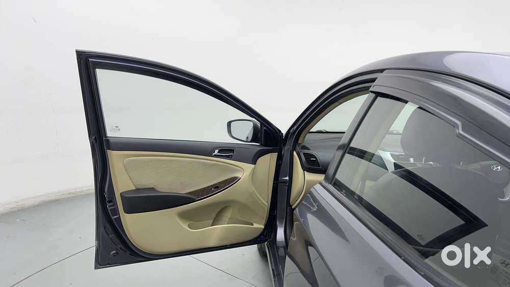 Hyundai Verna Fluidic 1.6 Vtvt Sx Automatic, 2014, Petrol