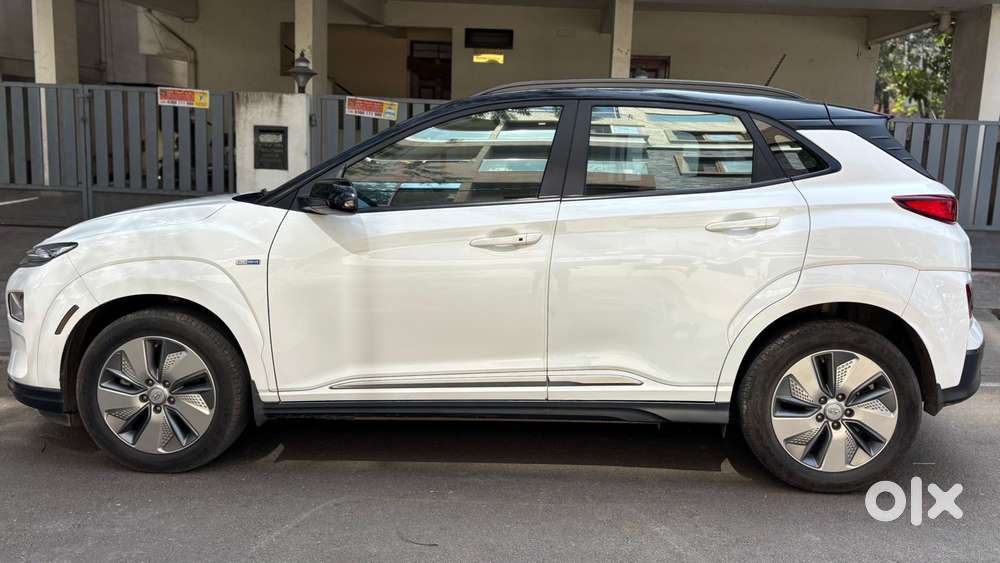 Hyundai Kona Electric Premium Dual Tone, 2023, Electric