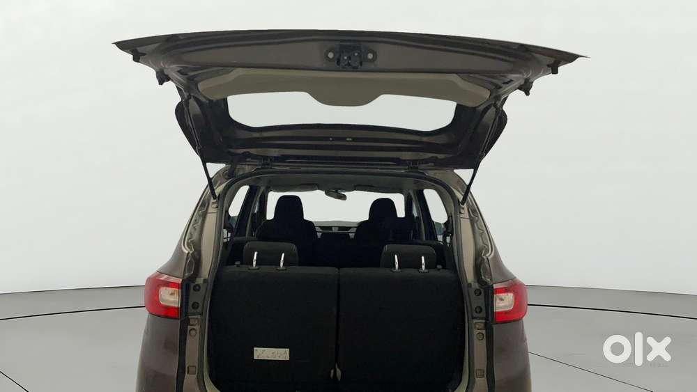 Renault Triber Rxt, 2022, Petrol