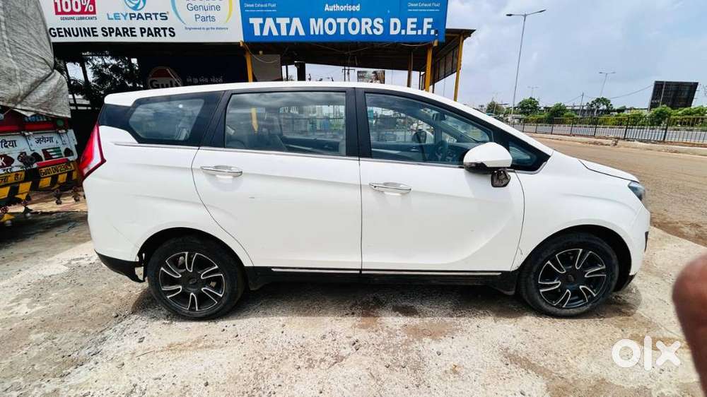 Mahindra Marazzo