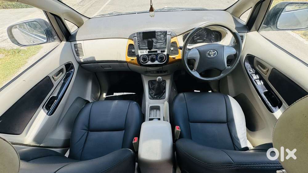 Toyota Innova 2.5 G (diesel) 8 Seater, 2013, Diesel