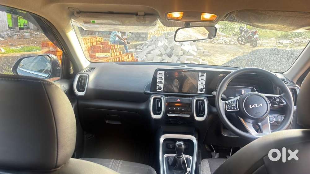 Kia Sonet 2024 Petrol Well Maintained