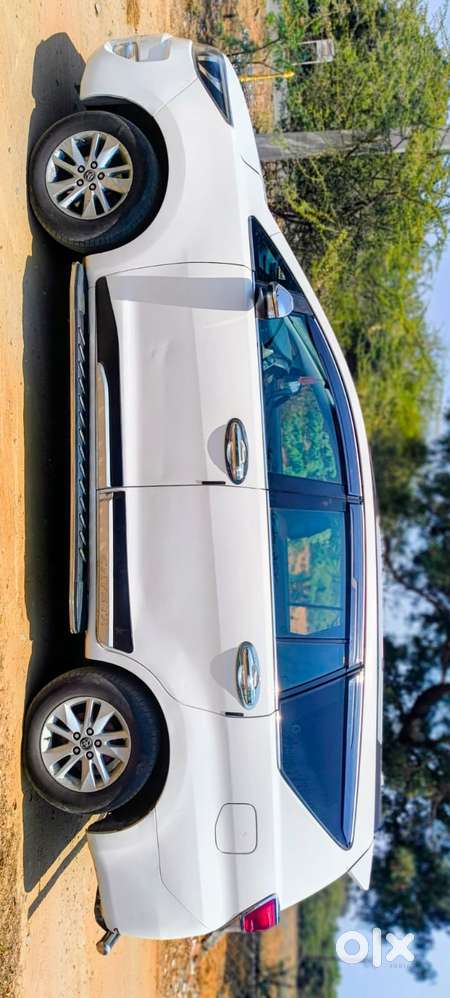 Toyota Innova Crysta 2.4 G Mt 8s, 2016, Diesel