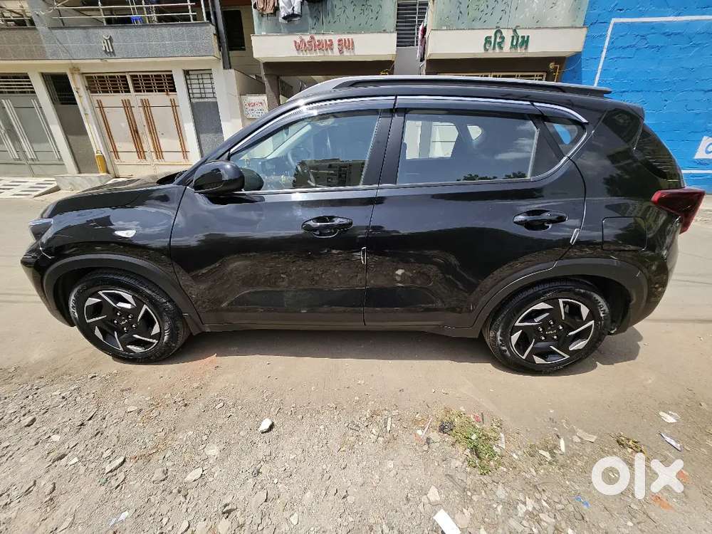 Kia Sonet 2024 Petrol Well Maintained Black Color