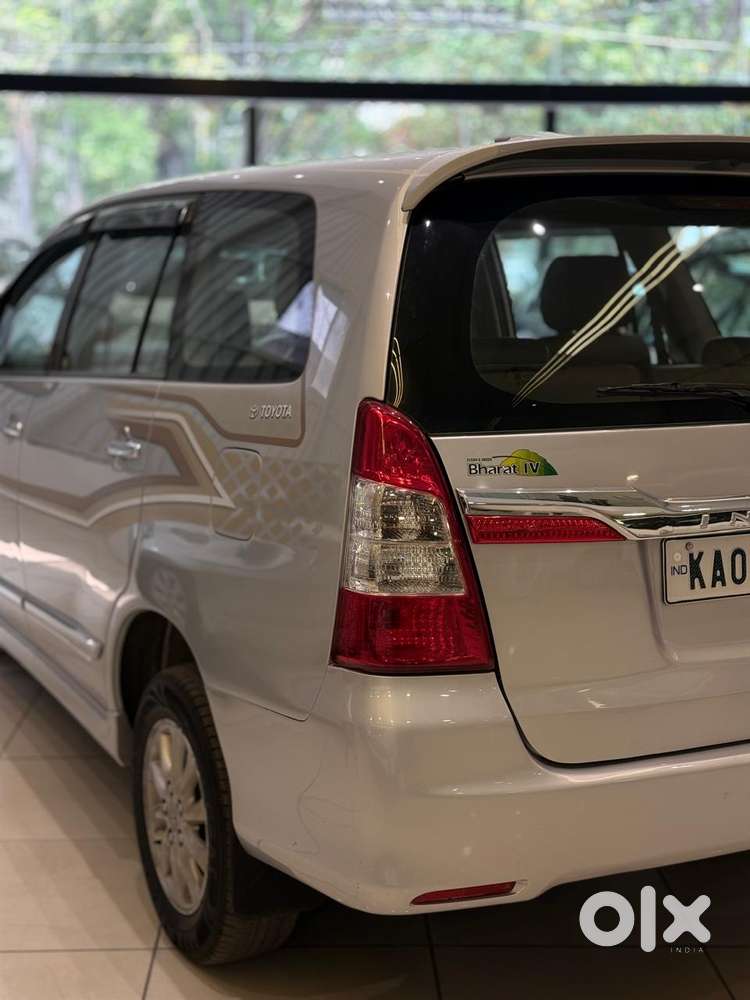 Toyota Innova 2.5 Z Diesel 7 Seater Bs Iv, 2015, Diesel