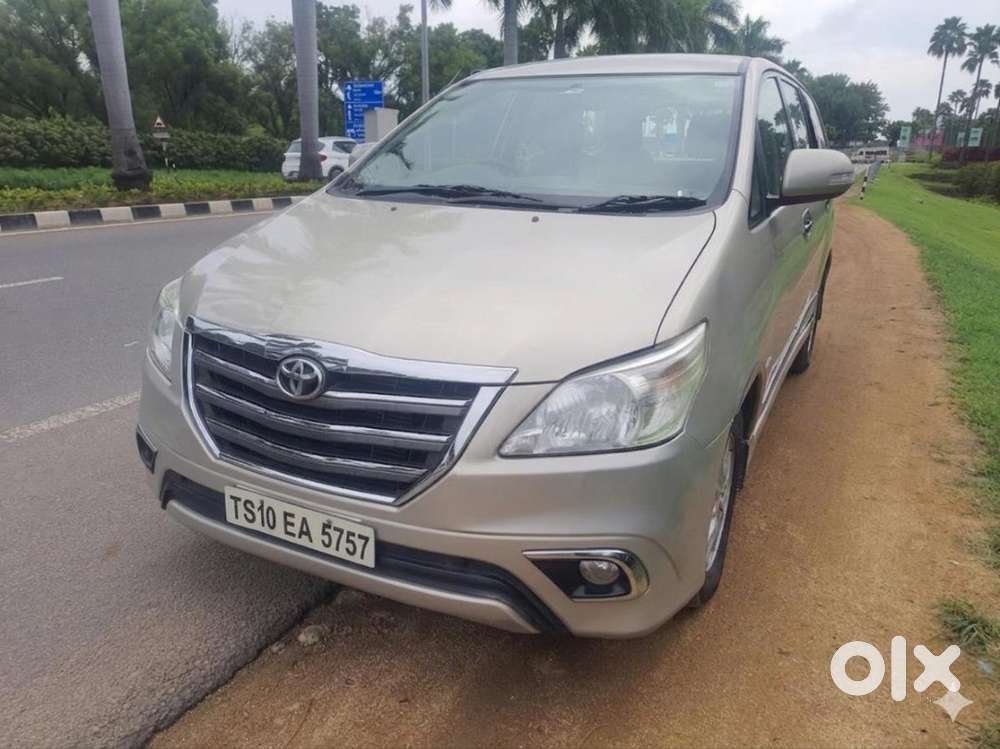 Toyota Innova 2.5 Z (7-seater) Excellent Condition (showroom Track)