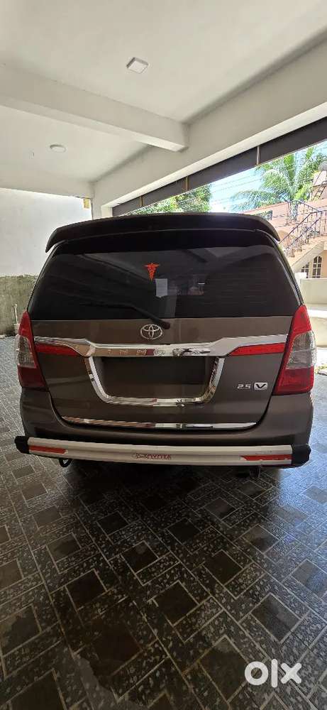 Toyata Innova 2016 Model Diesel/ Well Maintained / No Issues