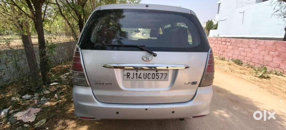 Toyota Innova 2010 Diesel Well Maintained