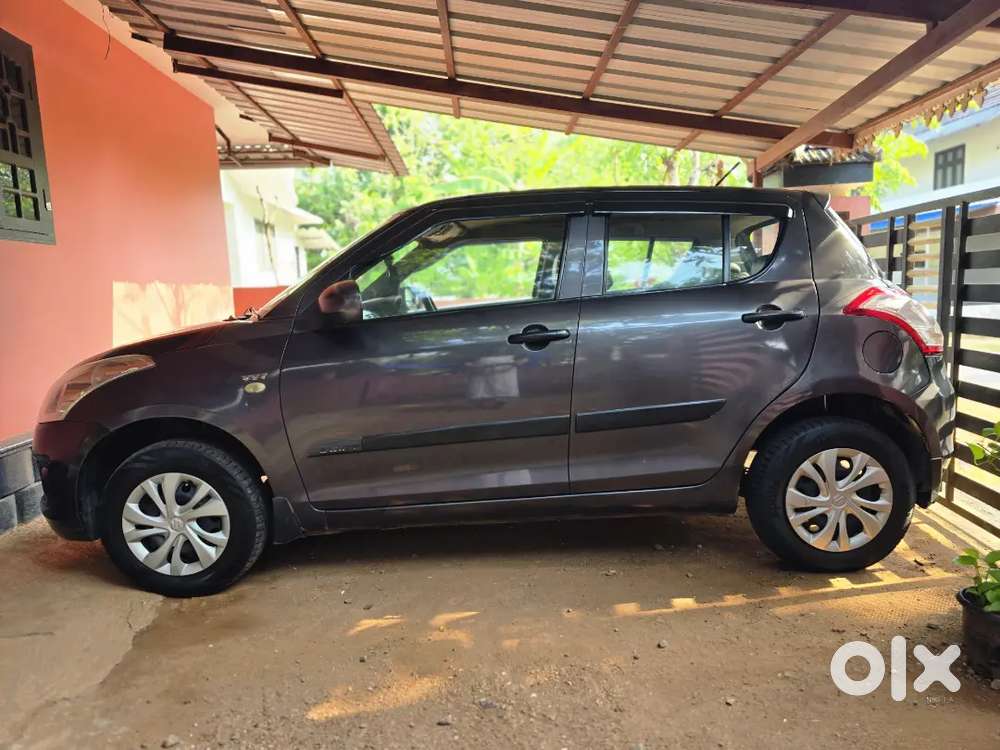 2016 Maruti Swift Lxi Optional  Dual Airbags & Abs  Well Maintained