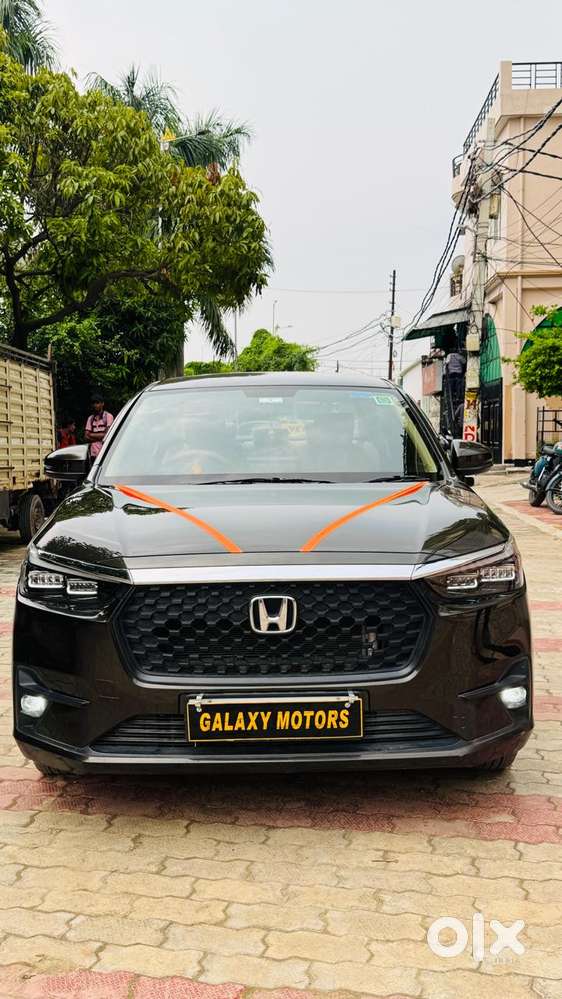 Honda Amaze 2nd Gen Vx, 2025, Petrol