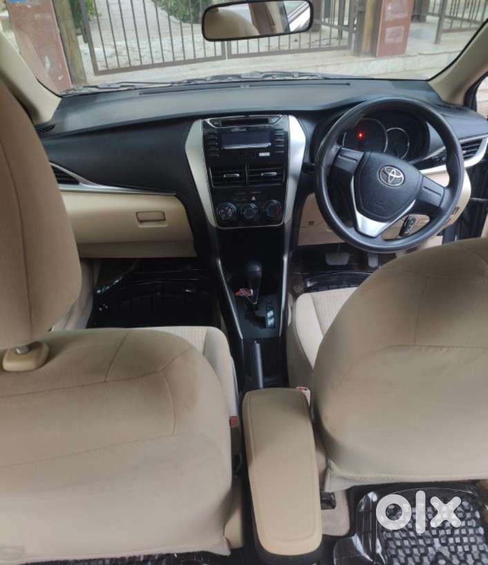 Toyota Yaris J Cvt, 2018, Petrol