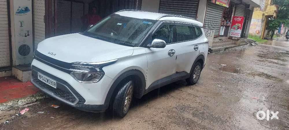Kia Carens 2023 Petrol 30000 Km Driven