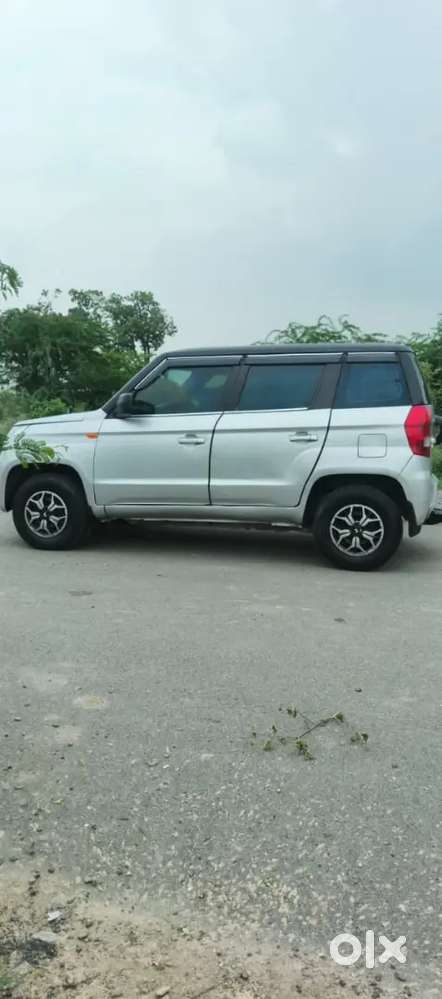 Mahindra Tuv 300 2016