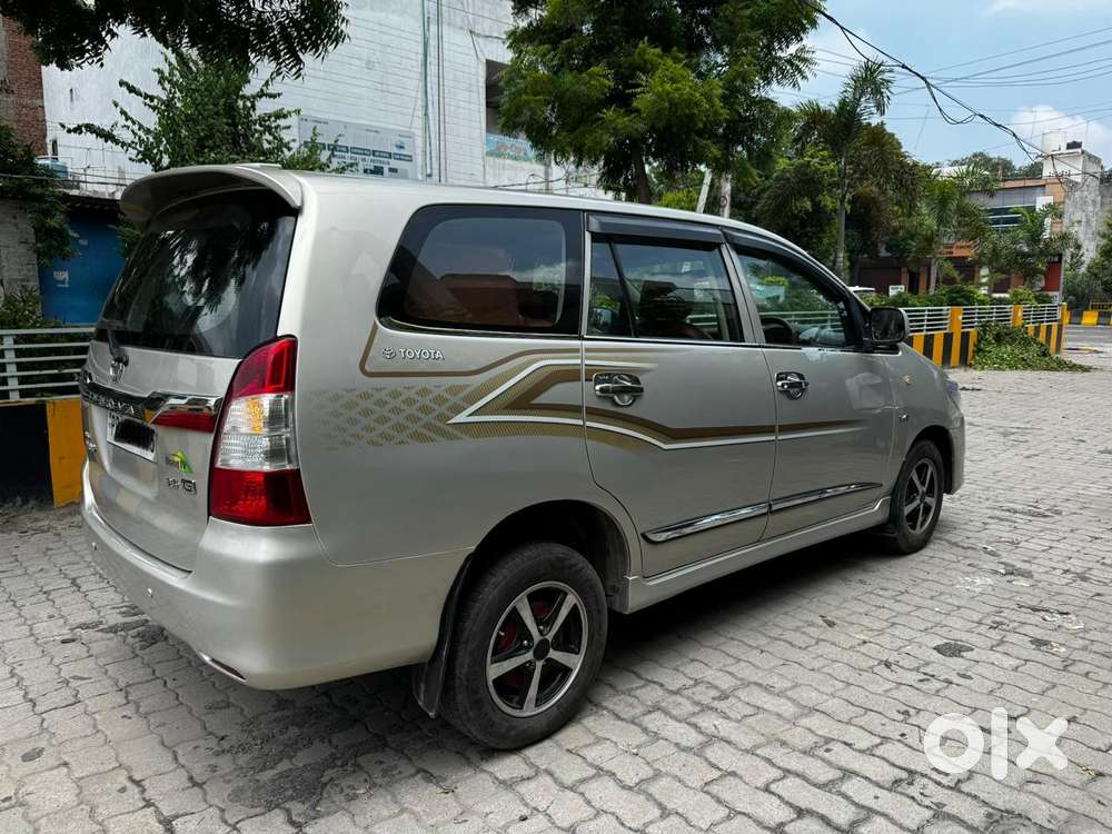 Toyota Innova 2.5 Gx (diesel) 8 Seater Bs Iv, 2012, Diesel