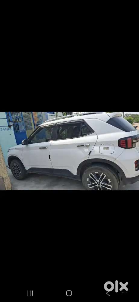 Hyundai New Venue 2023 Petrol 8999 Km Driven