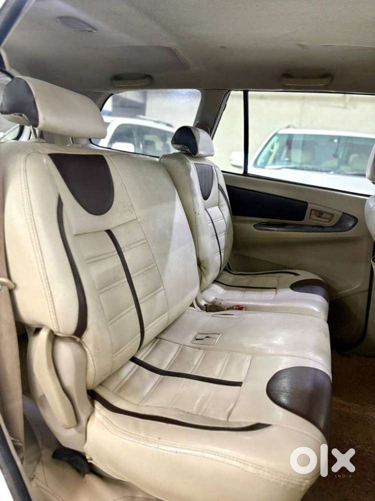 Toyota Innova 2.5 Gx 7 Seater Bs Iv, 2010, Diesel