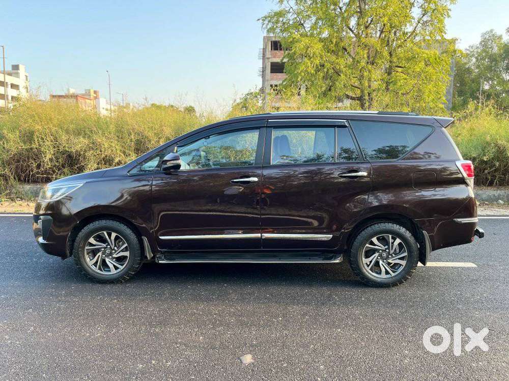 Toyota Innova Crysta 2.8 Gx At 7 Str, 2022, Petrol