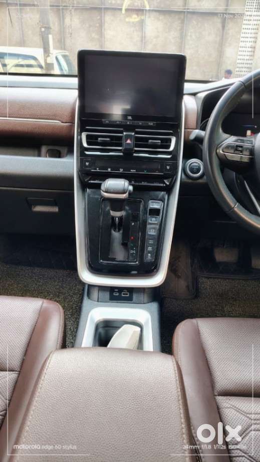 Toyota Innova Hycross 2.0 Zx (o) Hybrid 7 Str, 2024, Petrol