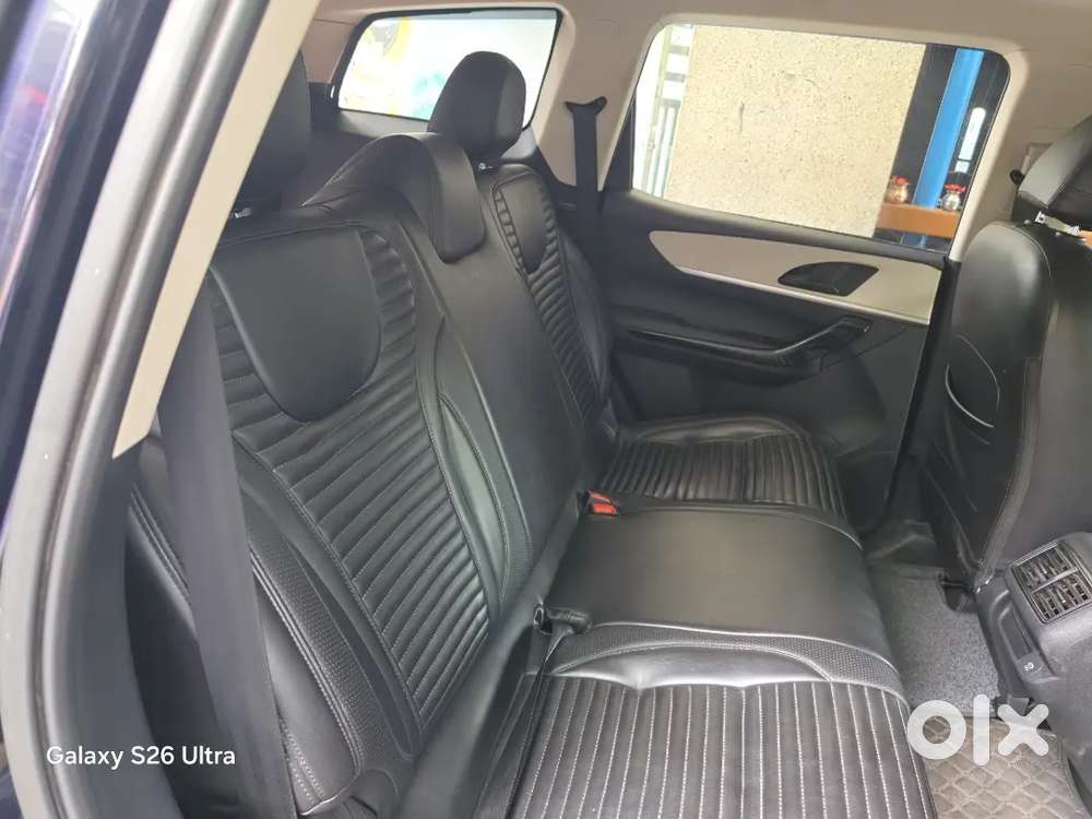 Mahindra Xuv700 Ax5 At 2022