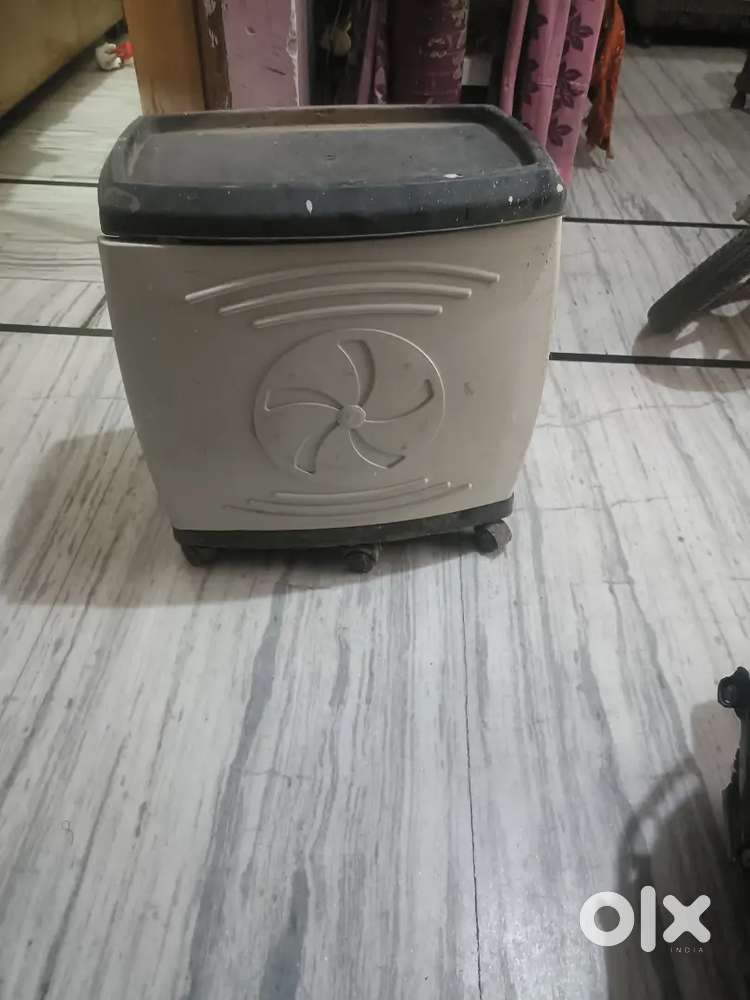 Inverter battery stand