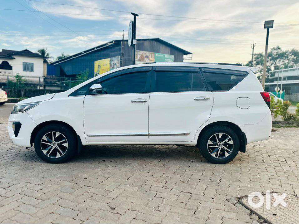 Toyota Innova Crysta 2.4 G Mt, 2017, Diesel