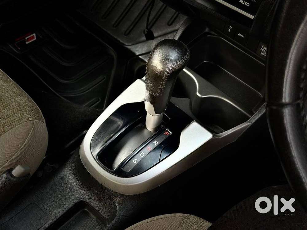 Honda Jazz V Automatic, 2016, Petrol